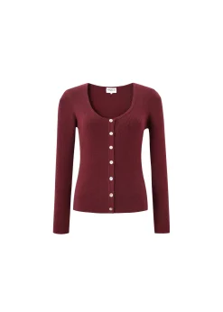 AINOA Red Sweater