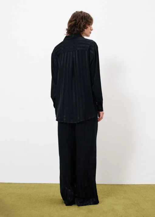 CARLA Black Shirt